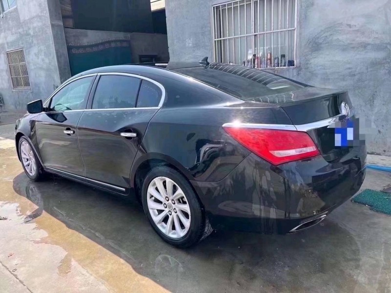 青岛15年别克君越7