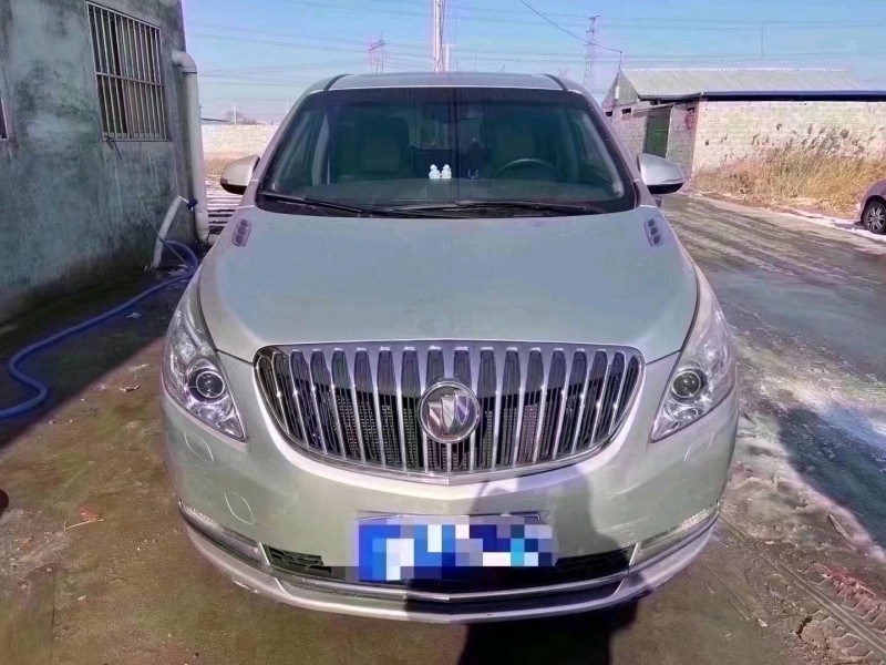 青岛12年别克GL81