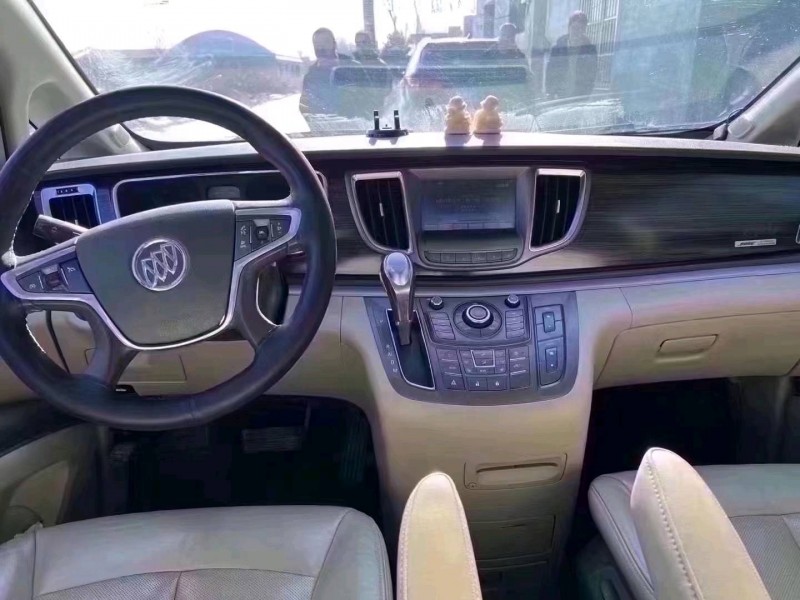 青岛12年别克GL85