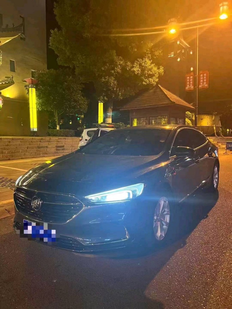 重庆21年别克君越4