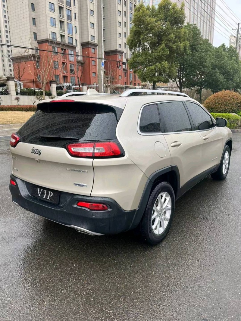 蚌埠16年Jeep自由光7