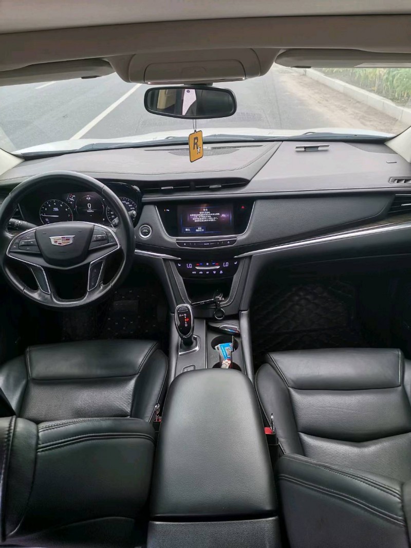 嘉兴18年凯迪拉克XT57