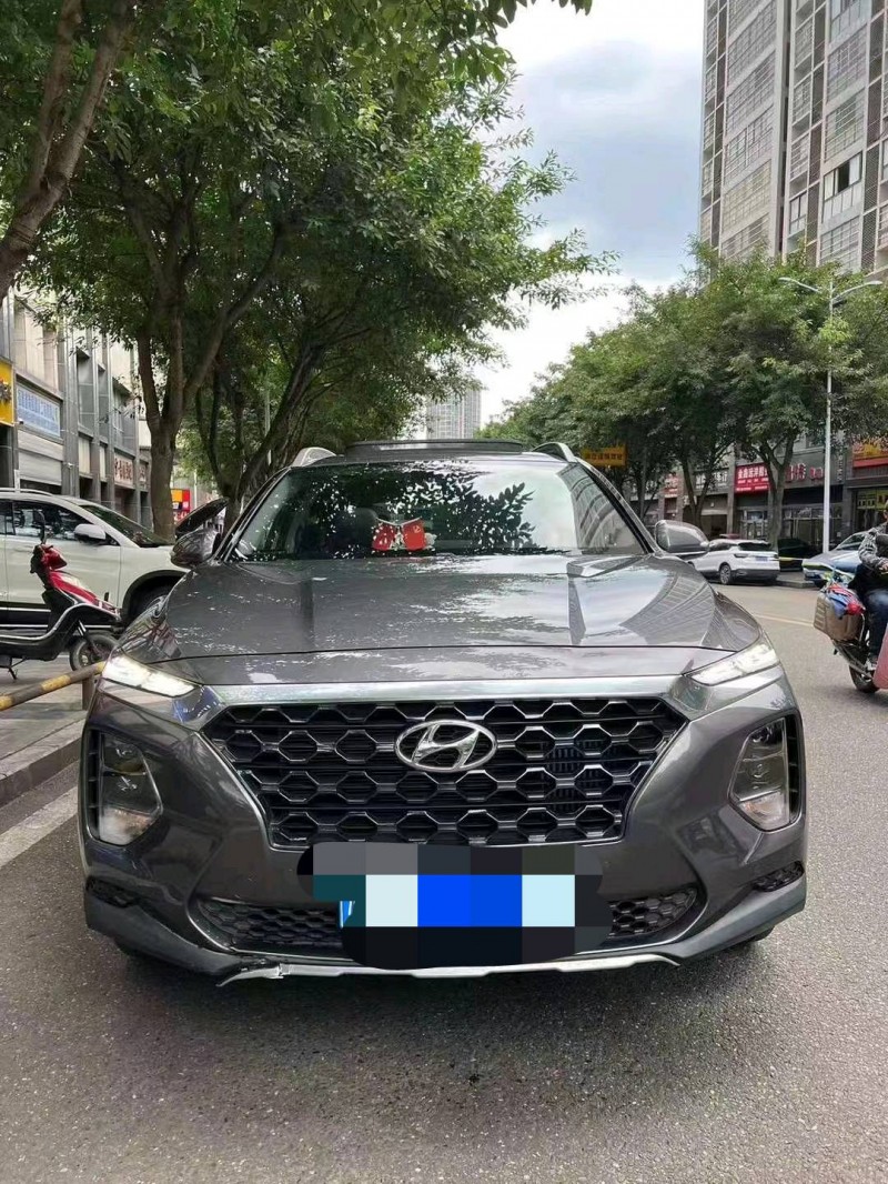 重庆21年现代新胜达1