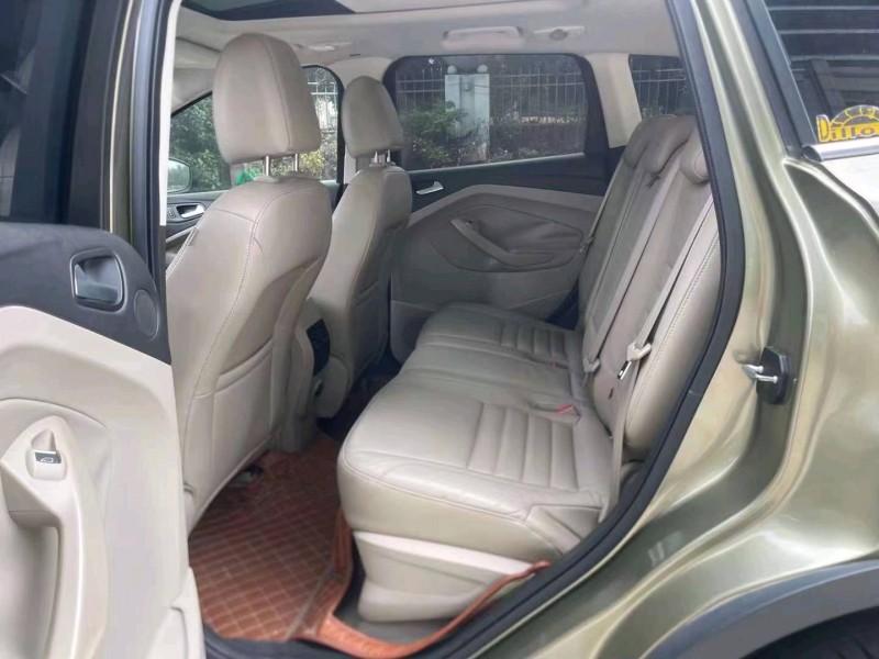 重庆15年福特翼虎4