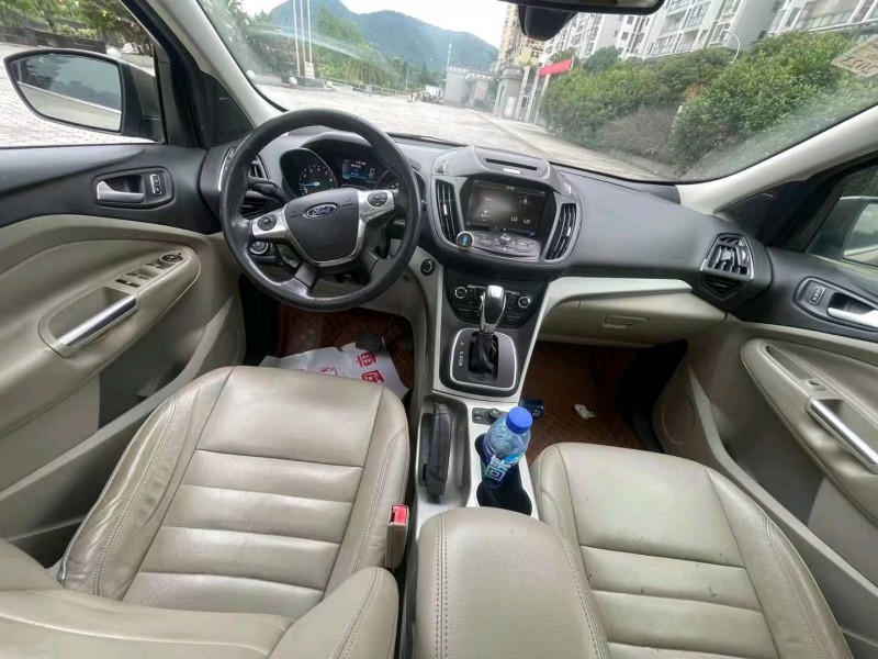 重庆15年福特翼虎6