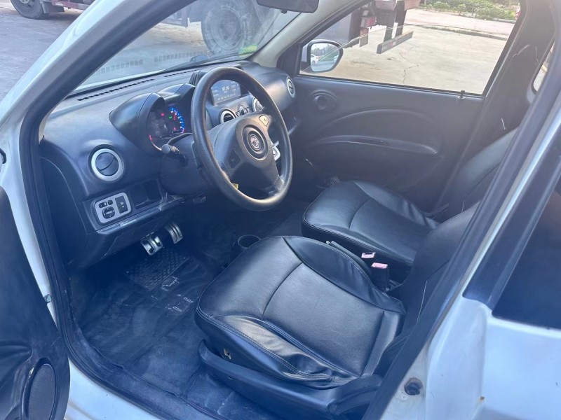 徐州17年众泰E20知豆7