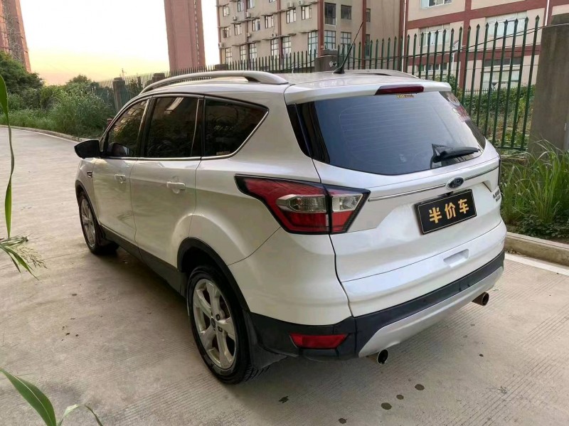 宜昌17年福特翼虎6