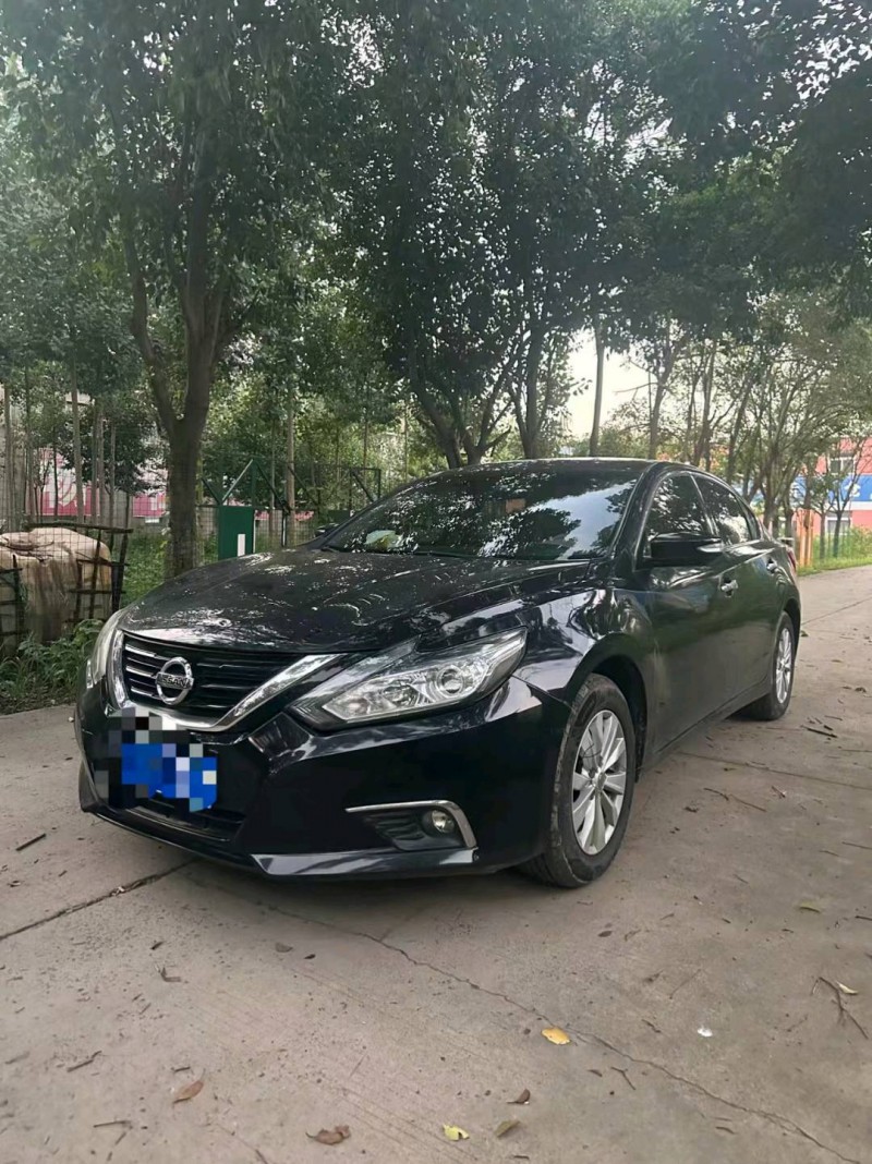 安陽17年日產天籟2