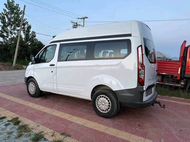 徐州19年福特全顺8