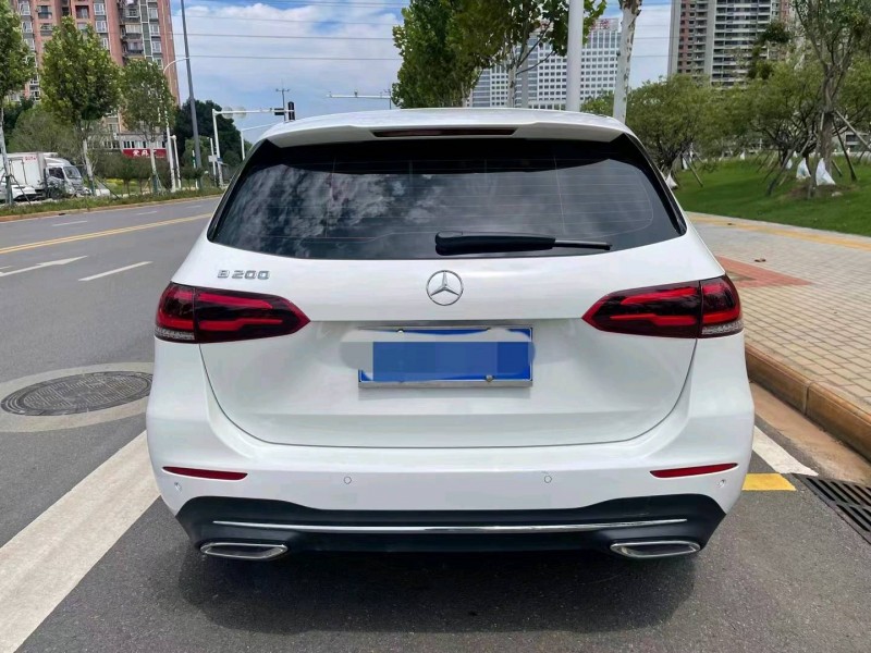 武汉21年奔驰B2