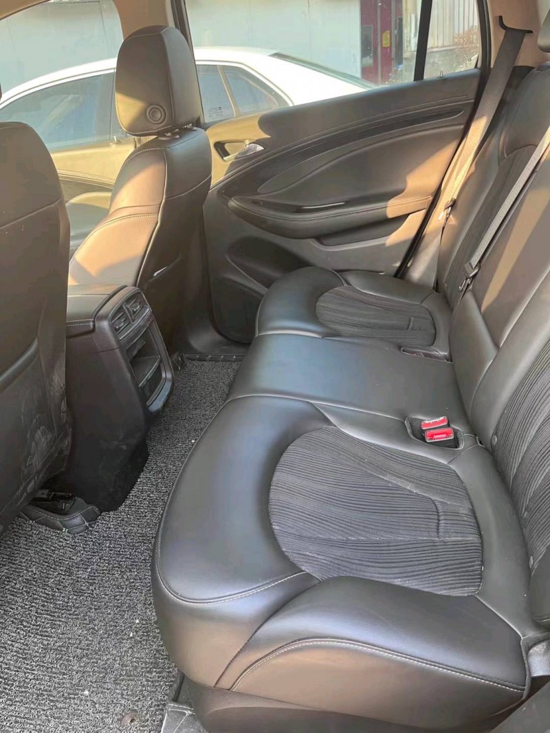 青岛17年别克昂科威6