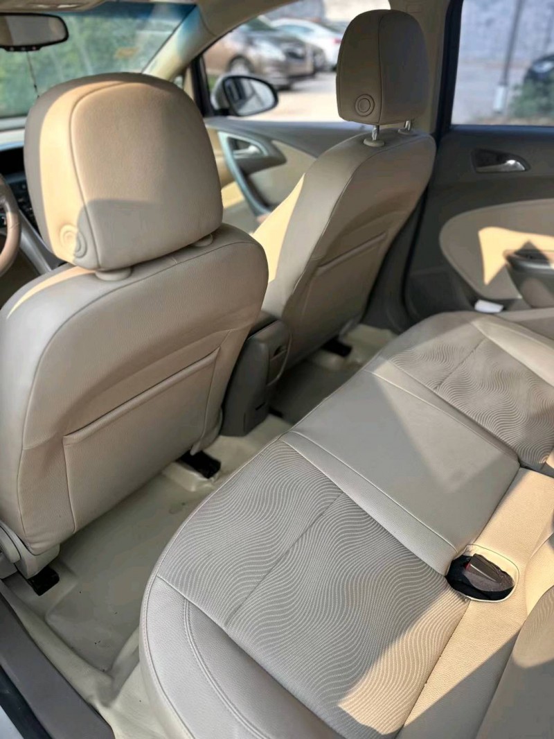 枣庄10年别克英朗4