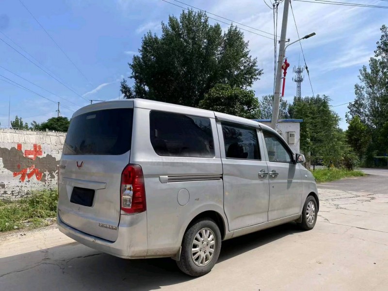 平頂山17年五菱汽車榮光4