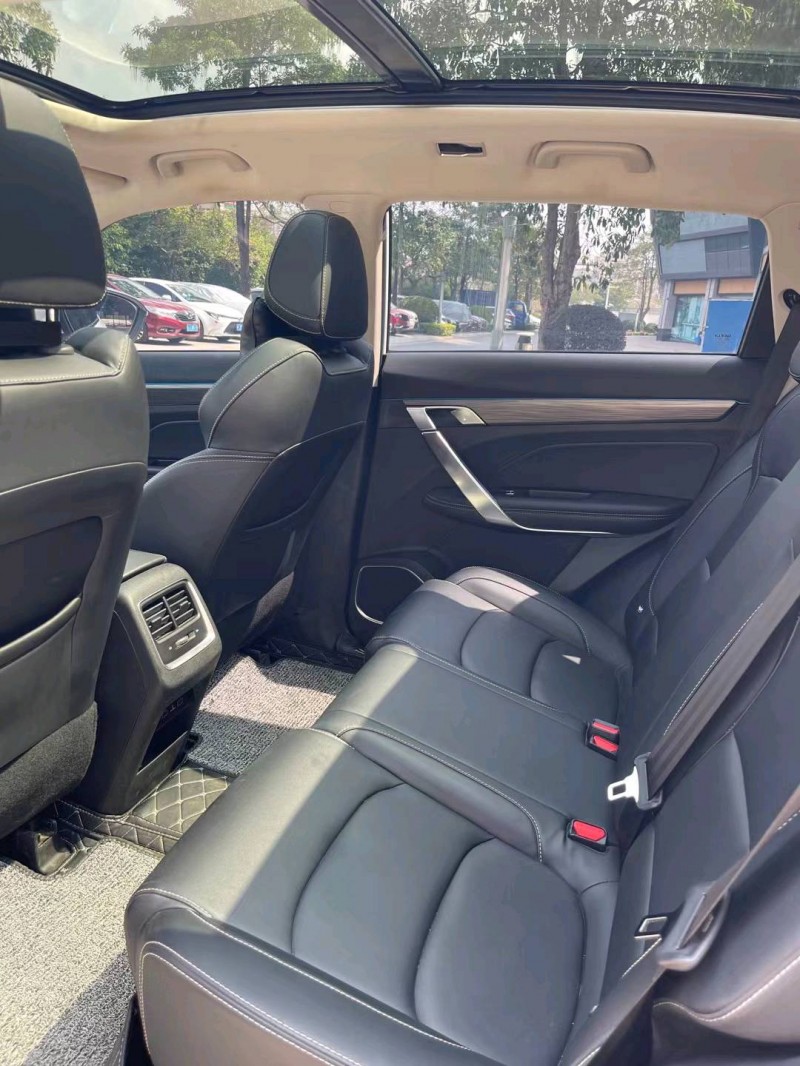 佛山20年吉利博越8