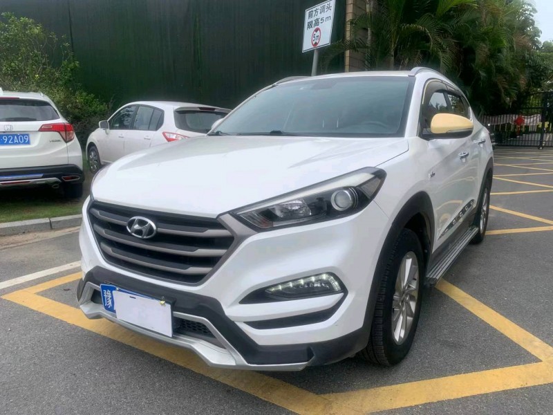 佛山17年现代途胜2