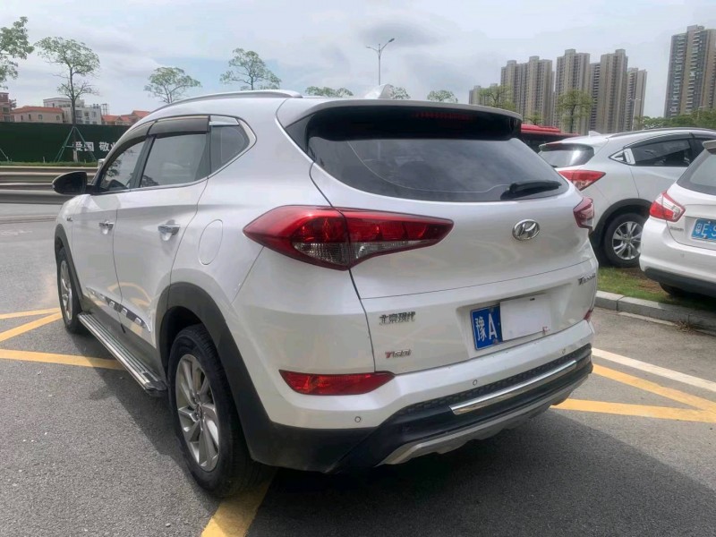 佛山17年现代途胜5