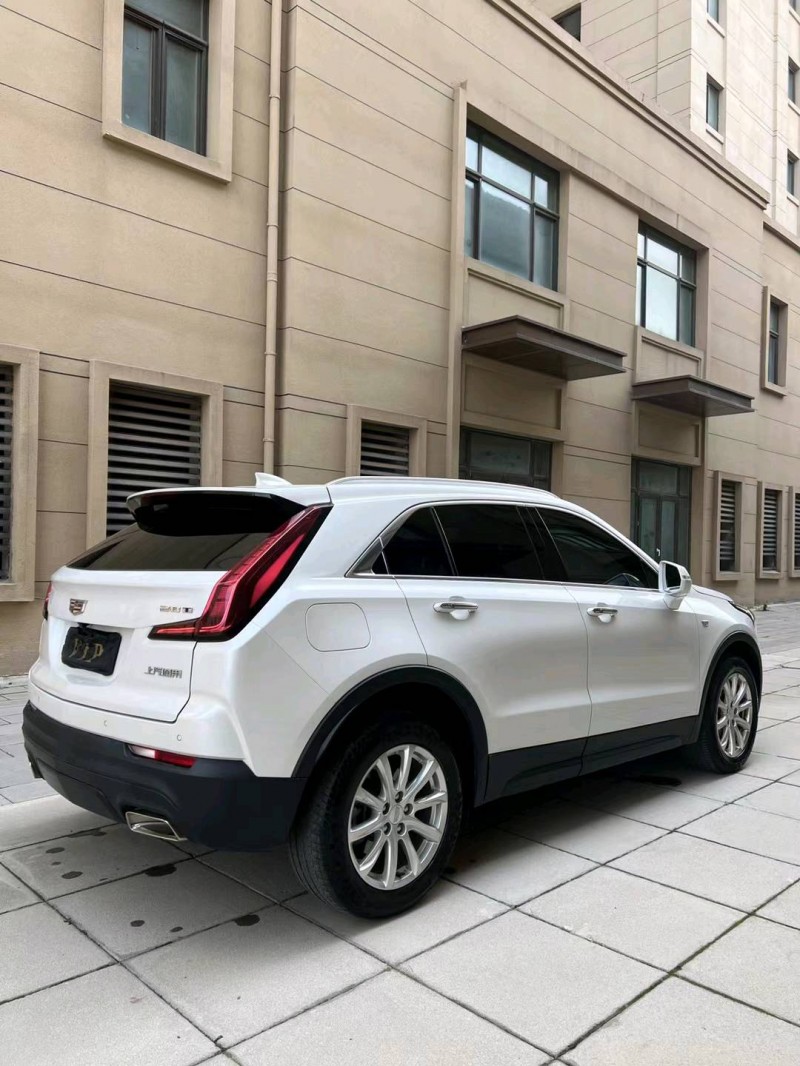 廊坊20年凯迪拉克XT44
