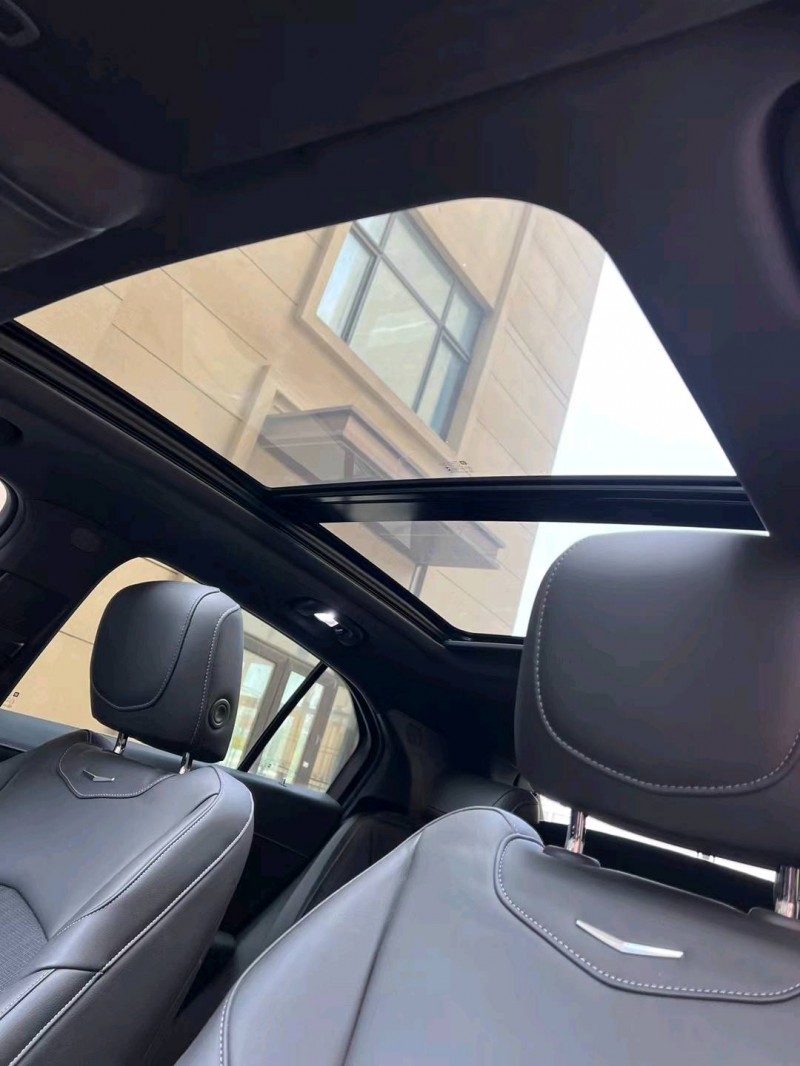 廊坊20年凯迪拉克XT48