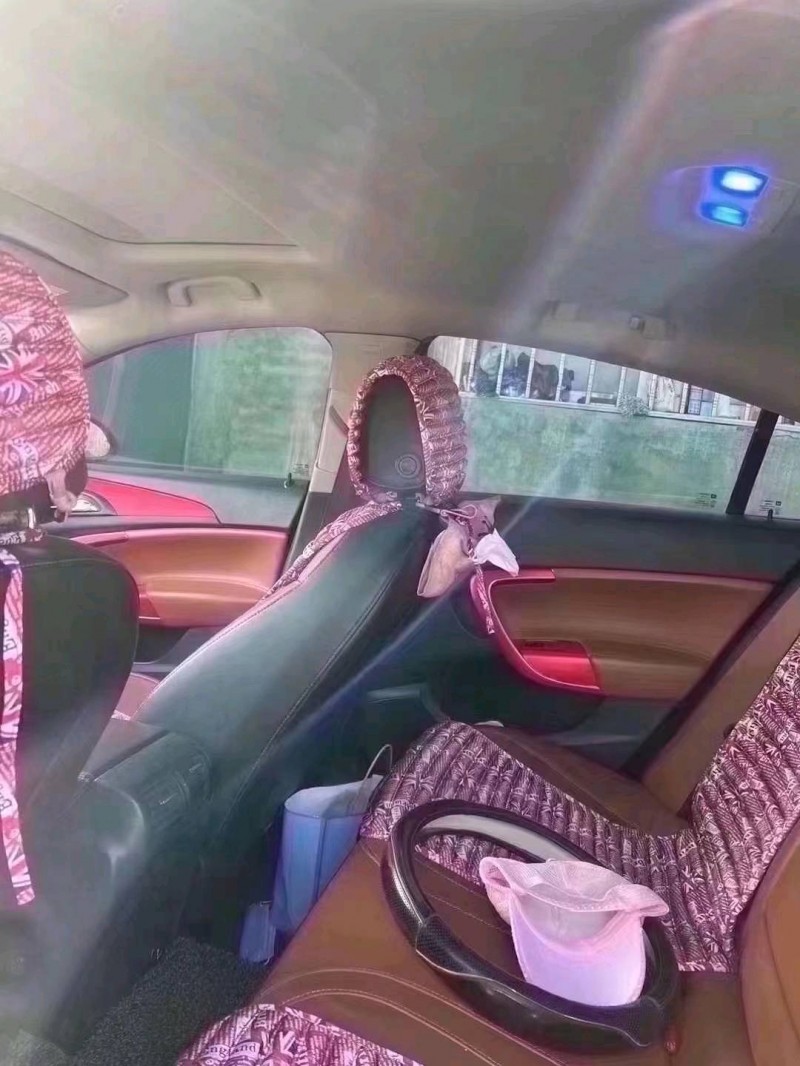 青岛15年别克君威5