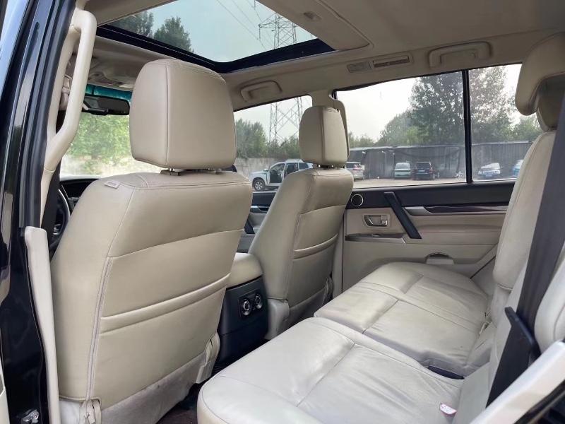 青岛19年三菱帕杰罗8