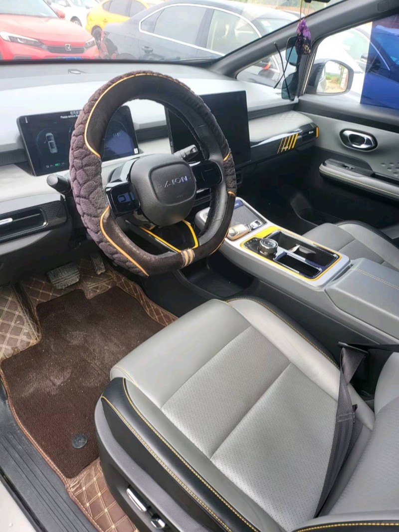 保定22年传祺埃安Y8