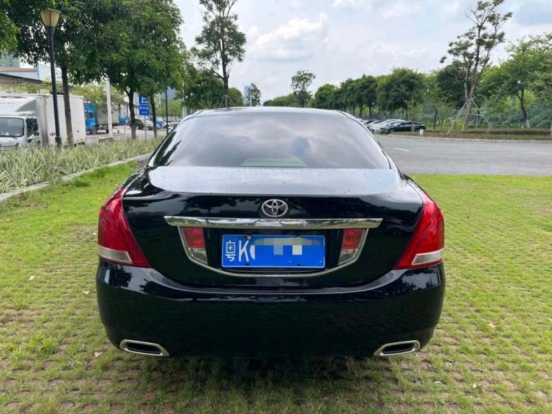 佛山11年丰田皇冠6