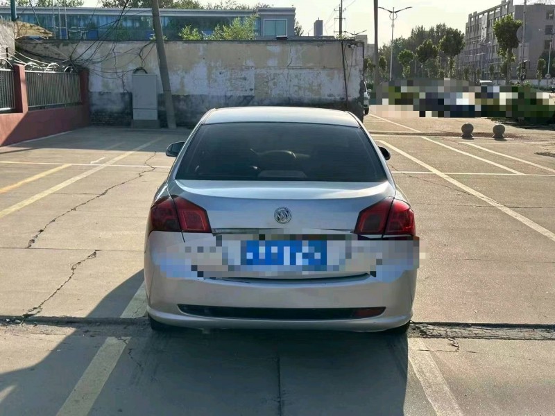 聊城13年别克凯越9