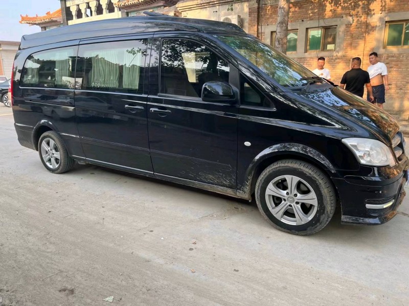 保定12年奔驰威霆2