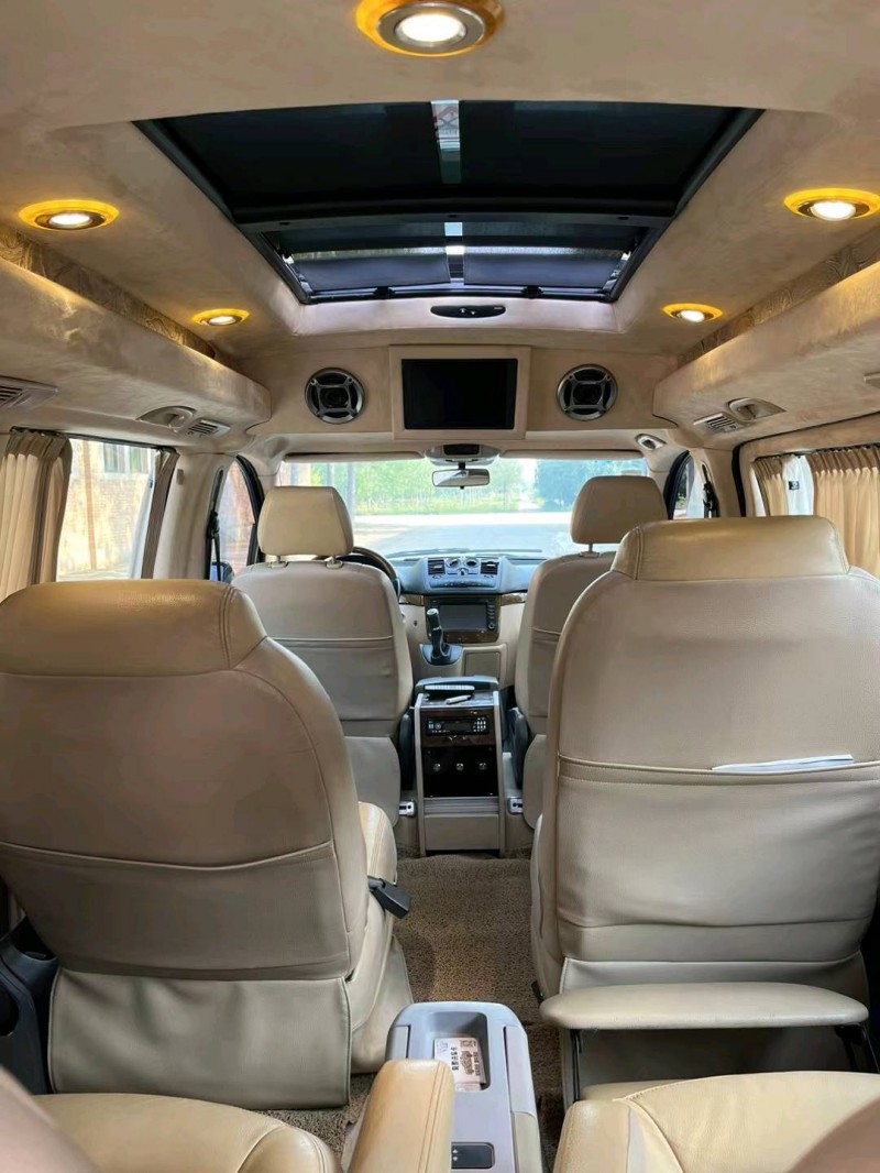 保定12年奔驰威霆5