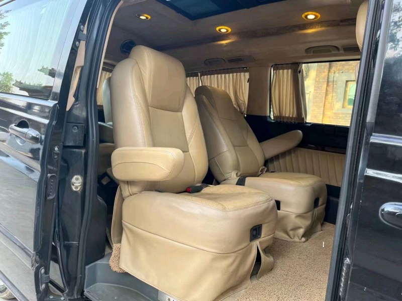 保定12年奔驰威霆7