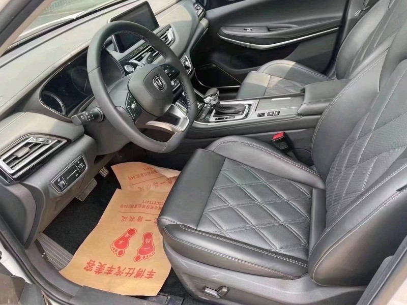 深圳22年长安汽车锐程CC6