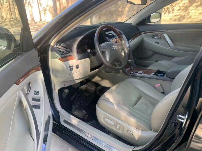 保定13年丰田凯美瑞6