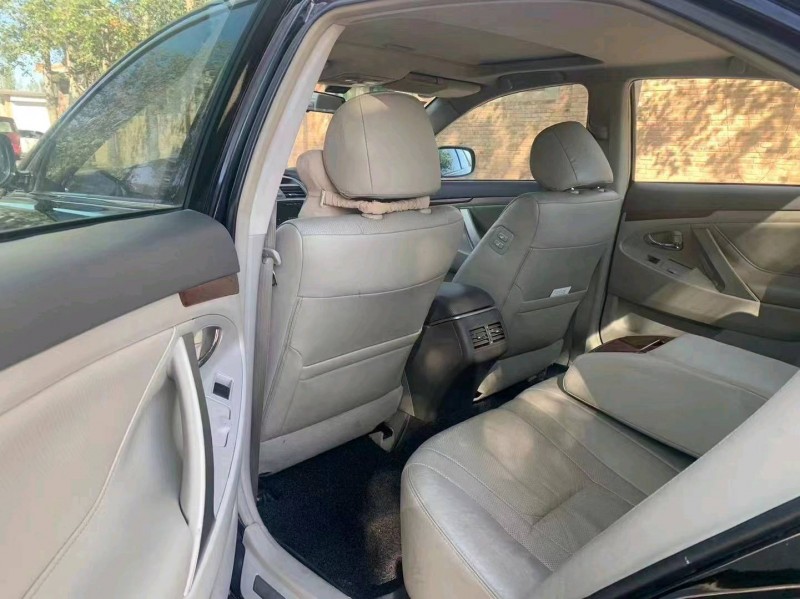 保定13年丰田凯美瑞8