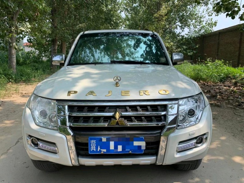 保定11年三菱帕杰罗1
