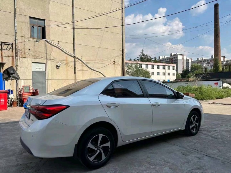 济南18年丰田雷凌4