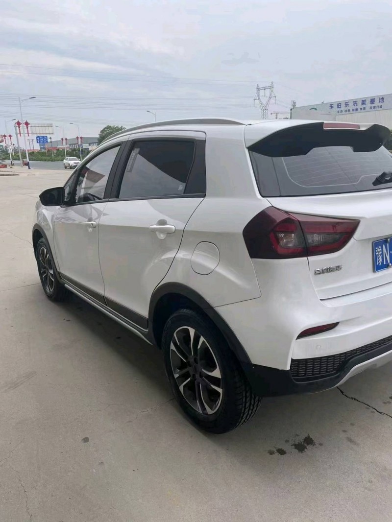 保定20年吉利远景8