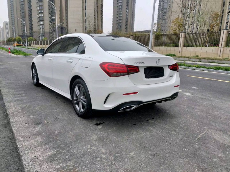 苏州21年奔驰A7