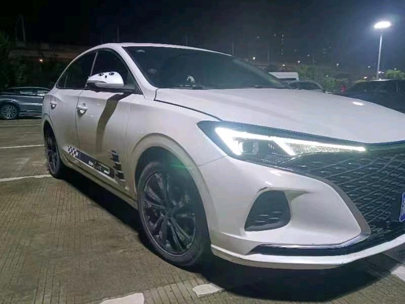 嘉兴20年长安汽车逸动3