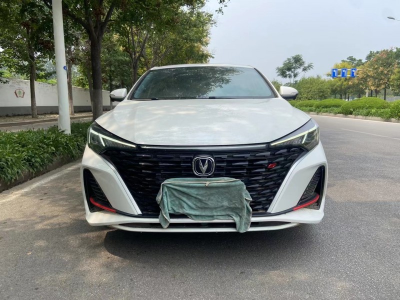 济宁22年长安汽车逸动1