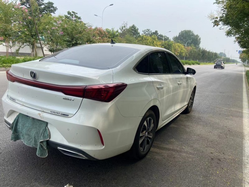 济宁22年长安汽车逸动5