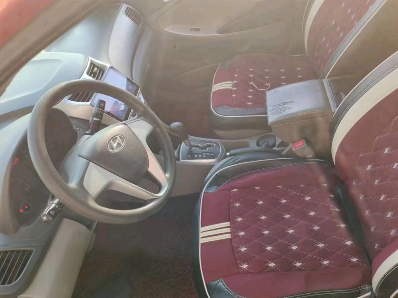 保定13年现代瑞纳6