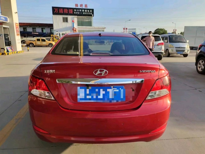 保定13年现代瑞纳9