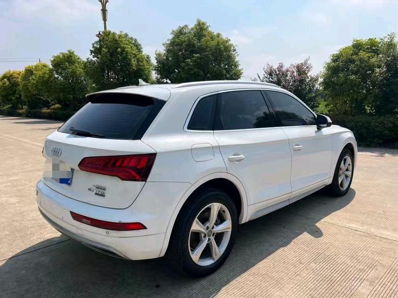 盐城20年奥迪Q54