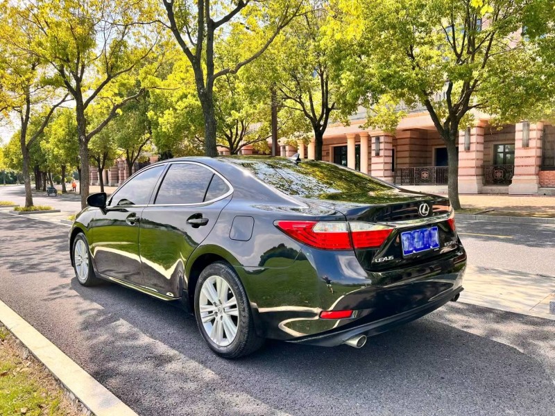 嘉兴15年雷克萨斯ES8