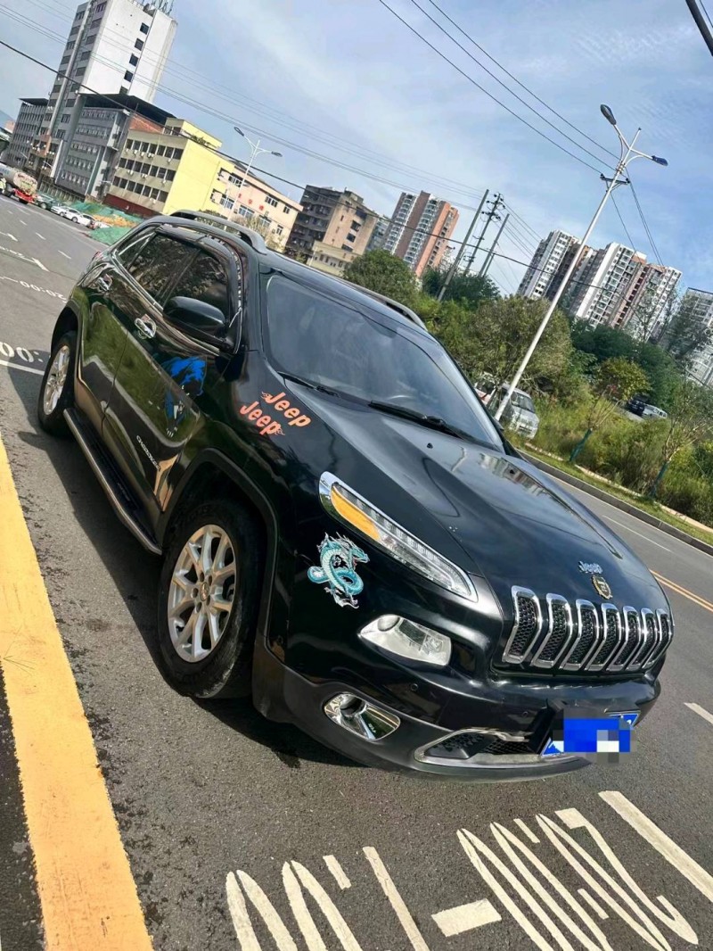 瀘州18年Jeep自由光3