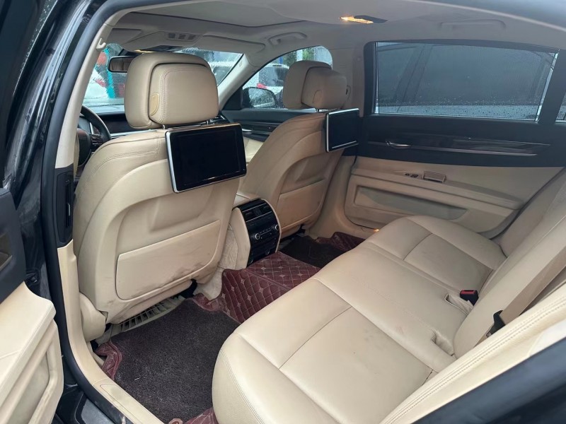 济宁13年宝马7系7