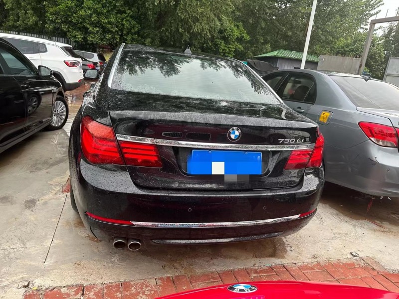 济宁13年宝马7系9