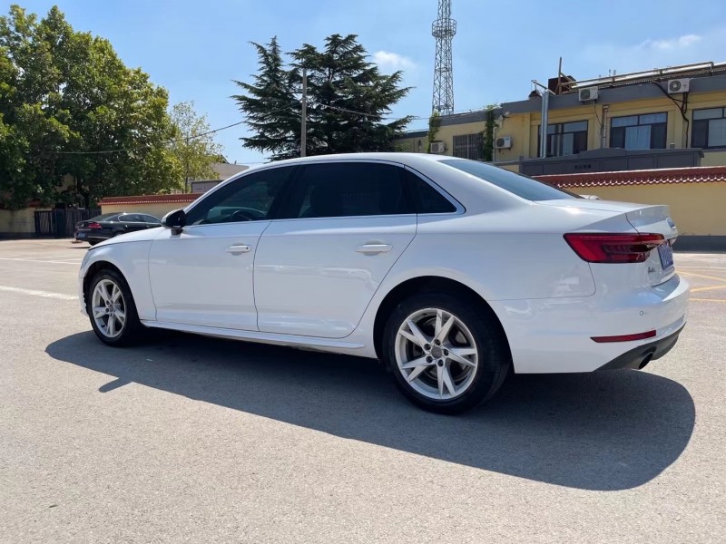 济宁17年奥迪A4L7