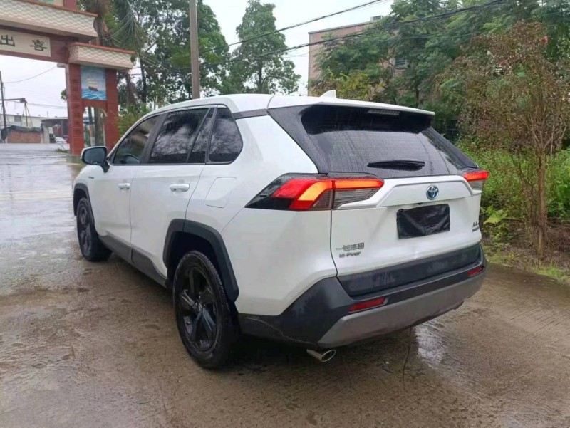 珠海21年丰田RAV4荣放4