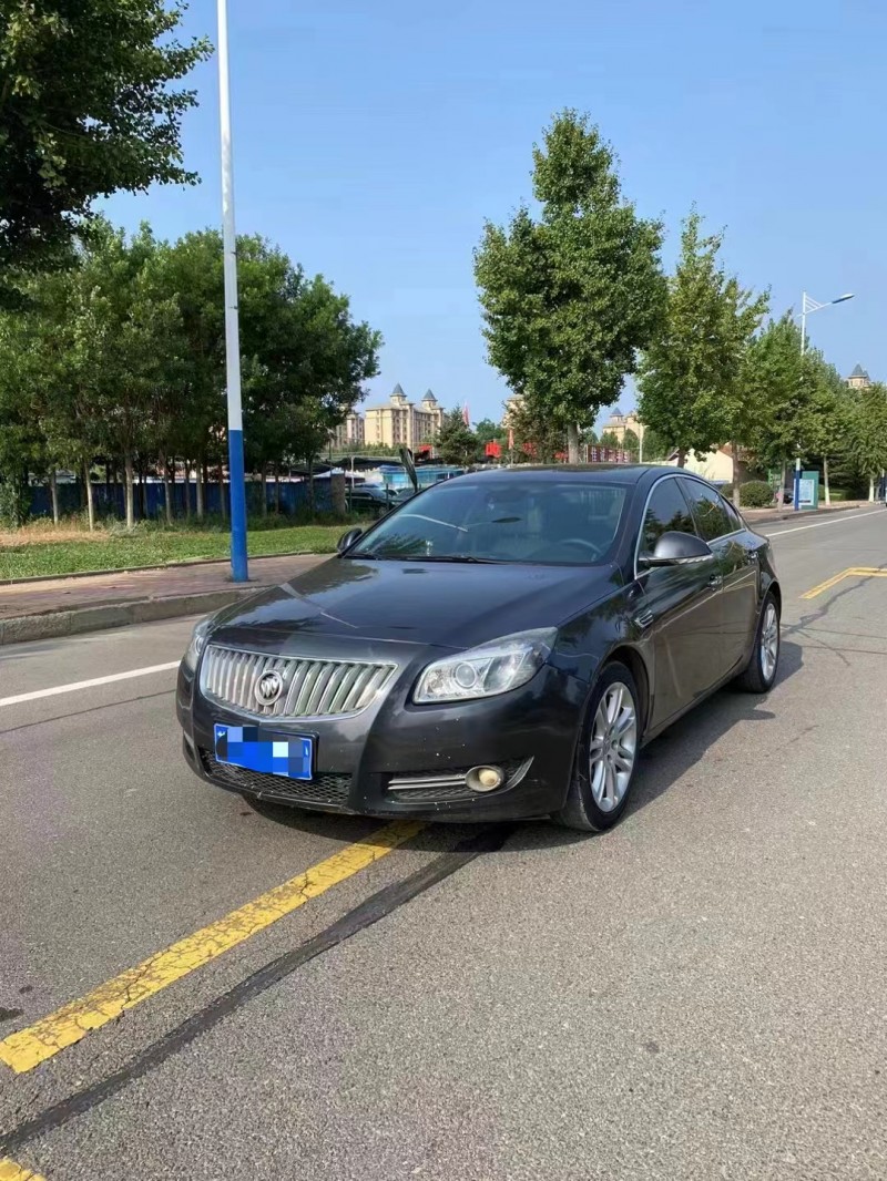 济宁11年别克君威2